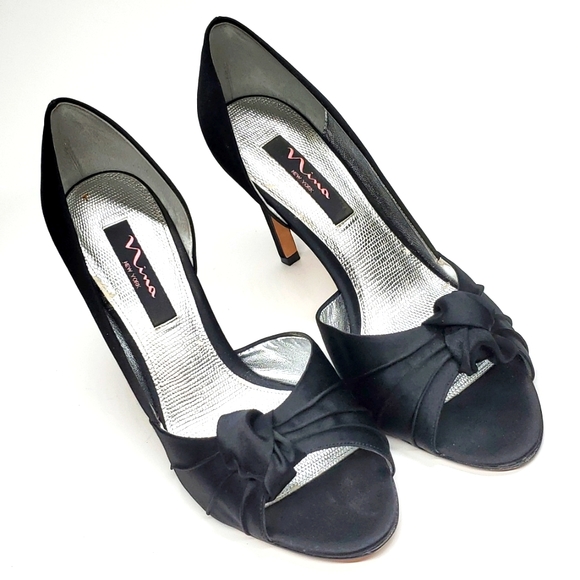 Nina Kyleen Black Satin Peep Toe Evening Pumps 9 EUC - Picture 12 of 15